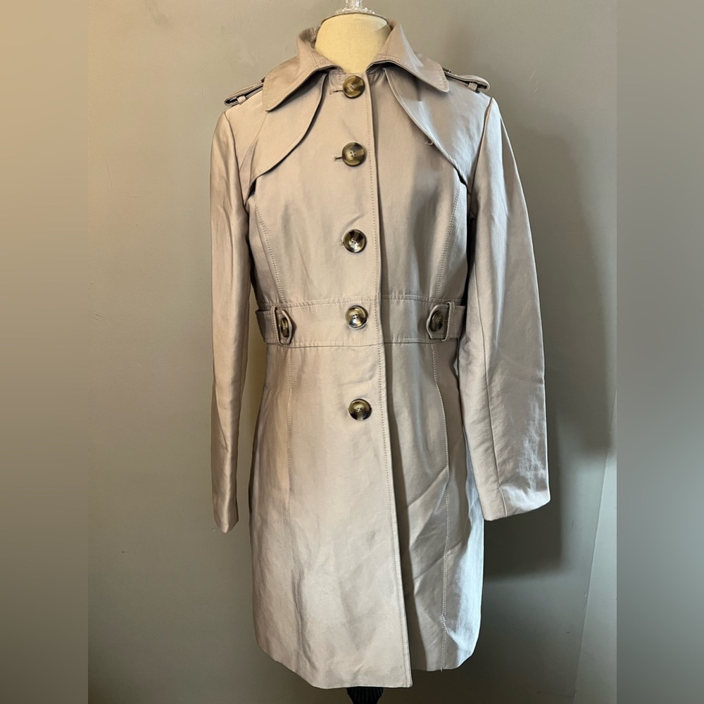 Kennith Cole women’s Trench coat Size M